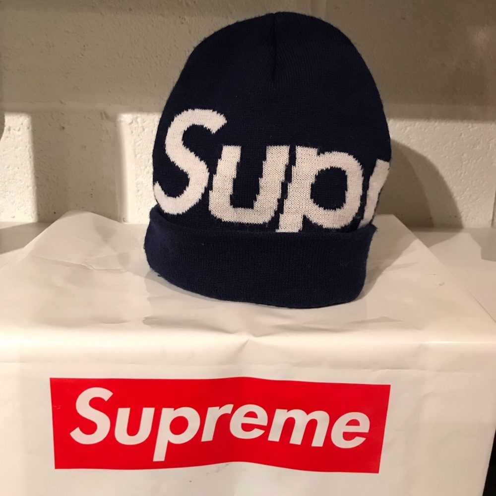 Supreme big logo navy beanie